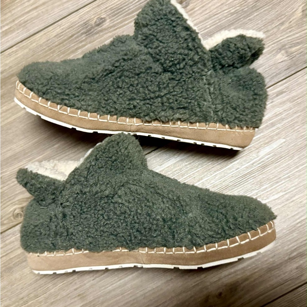 LL Bean Cozy Green  Women’s Slippers - Picture 3 of 8